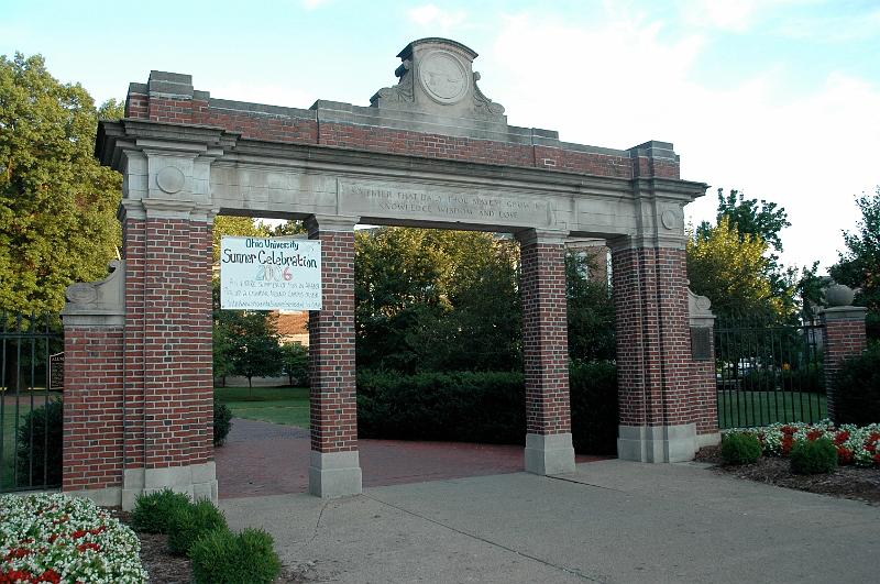 DSC_0210.jpg - University Main Gate